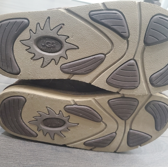 Uggs Brown suede cargo boots - Picture 2 of 4